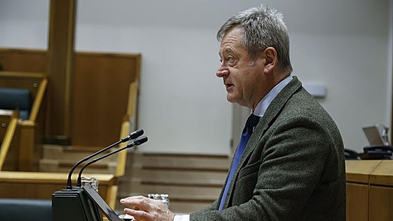 Euskadi solicitará al Gobierno prohibir llevar armas blancas en las zonas de ocio nocturno