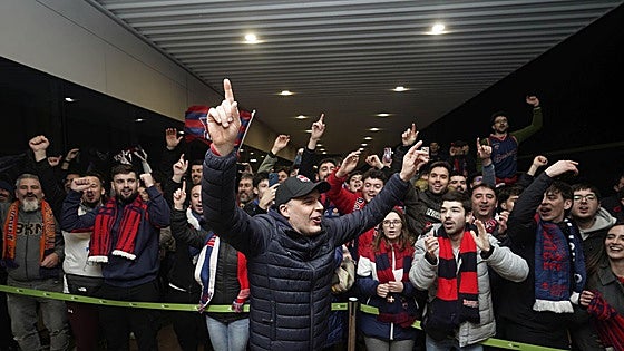 La llegada a Foronda del Baskonia con la Copa, en imágenes