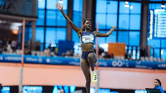 Fátima Diame gana el duelo de saltadoras a Irati Mitxelena