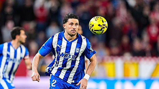 El Alavés pierde a Garcés hasta noviembre tras reactivar el TAS la sanción de la FIFA