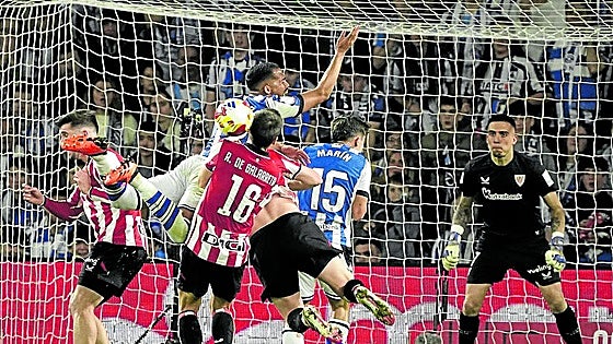La Real jugará la final tras la remontada imposible de un Athletic plano