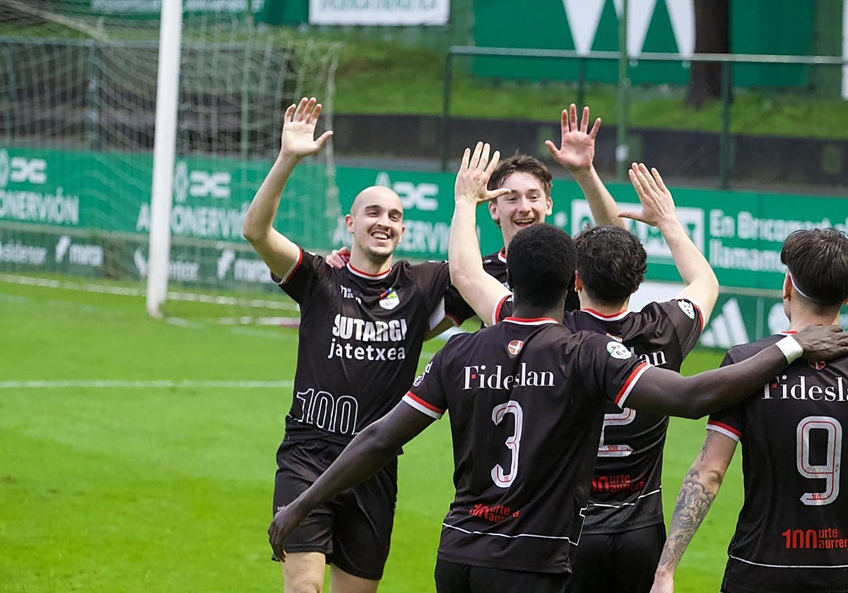 Aurrera & Bermeo Shine: Coastal Teams Climb in Spanish Division of Honor | El Correo