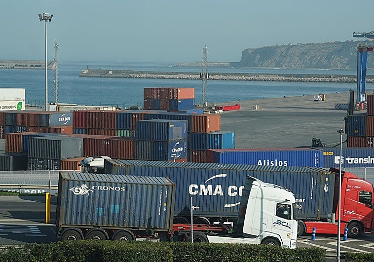 Las exportaciones vascas caen un 4,5% en enero por la crisis de la automoción