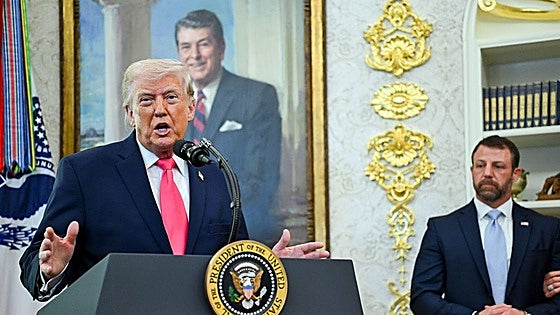 TACO efektua: Wall Streetek Trumpen mehatxuak baretzen dituenean