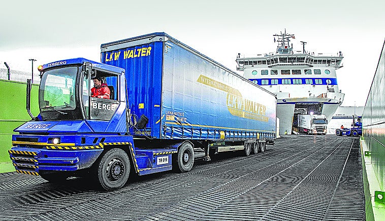 El PNV se queda solo en la defensa del traslado de los ferris al puerto de Getxo