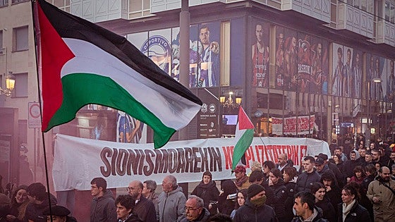 Las imágenes de la manifestación contra los equipos israelíes