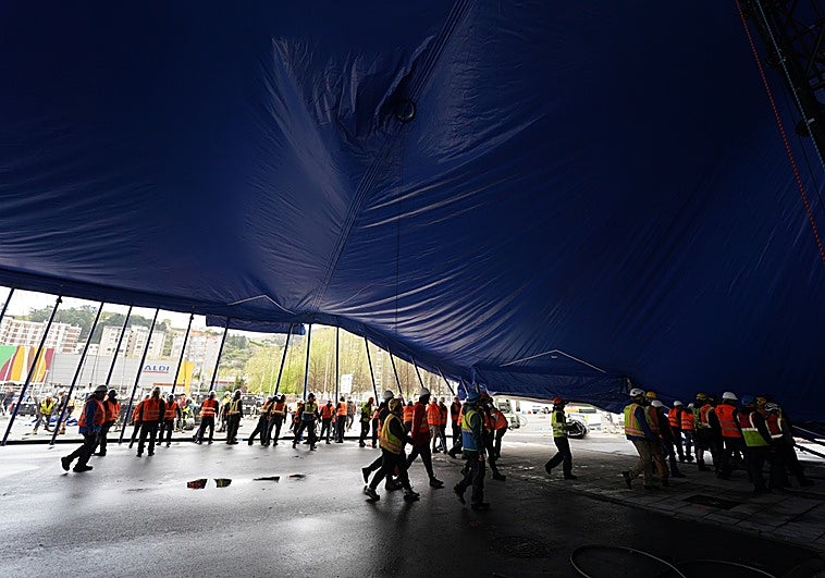 Más de cien personas y ocho días de montaje: así se ha levantado la carpa del Circo del Sol en Barakaldo