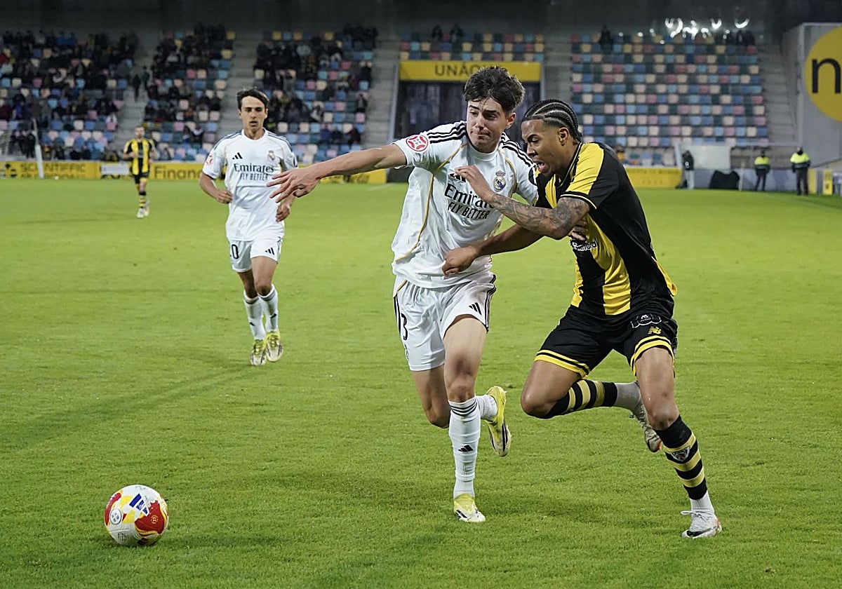 El Barakaldo firmó una remontada crucial ante el Castilla en Lasesarre.