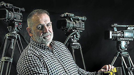 El periodista de EL CORREO Óscar Beltrán de Otalora presenta en el Aula de Cultura 'Déjame en las sombras'