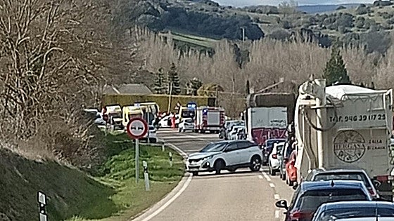 Muere un niño bilbaíno de 9 años y su madre y hermana resultan heridas en un accidente en Medina de Pomar