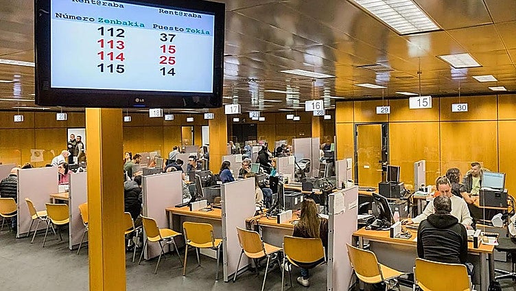 Hacienda devolverá una media de 1.381 euros a cerca de 150.000 alaveses después de Semana Santa