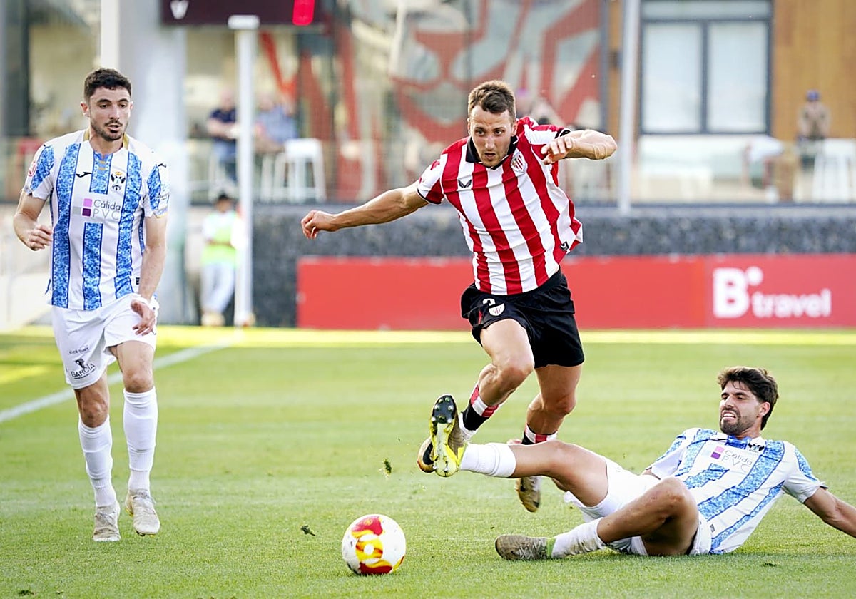 El Talavera doblega al Bilbao Athletic en Lezama | El Correo