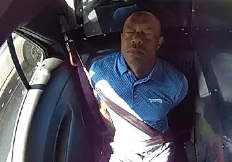 Tiger Woods abandona EE UU en busca de un tratamiento