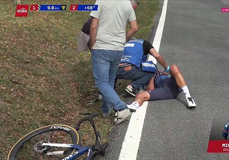 Dura caída de Mikel Landa en el descenso de San Miguel de Aralar