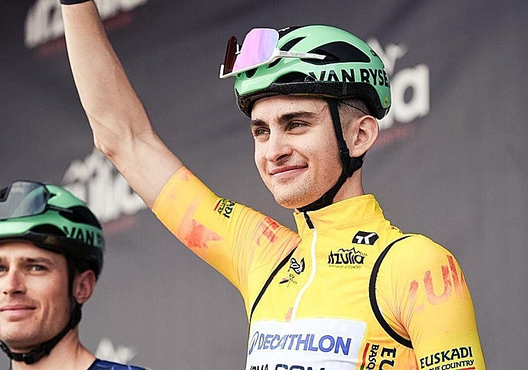 Segunda etapa de la Itzulia | Primeros ataques en el pelotón antes de la subida del primer puerto del día