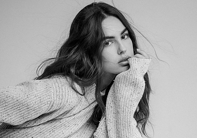 Ainhoa Larretxi, la modelo bilbaína que triunfa en las pasarelas, debuta en el cine con Mario Casas