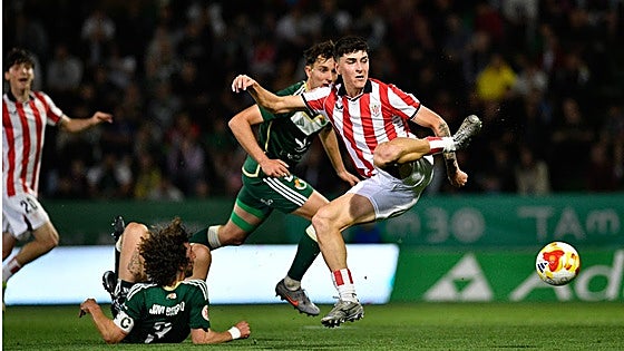 El Bilbao Athletic encaja su tercera derrota consecutiva