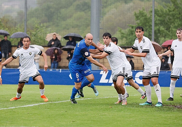 El Gernika se lleva un intenso derbi en Urritxe