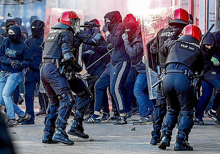 Euskadi revive una conflictividad social que descoloca incluso a su clase política