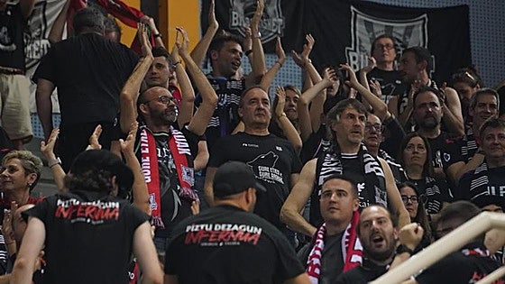 El Surne Bilbao lanza un vuelo chárter a Salónica para la afición