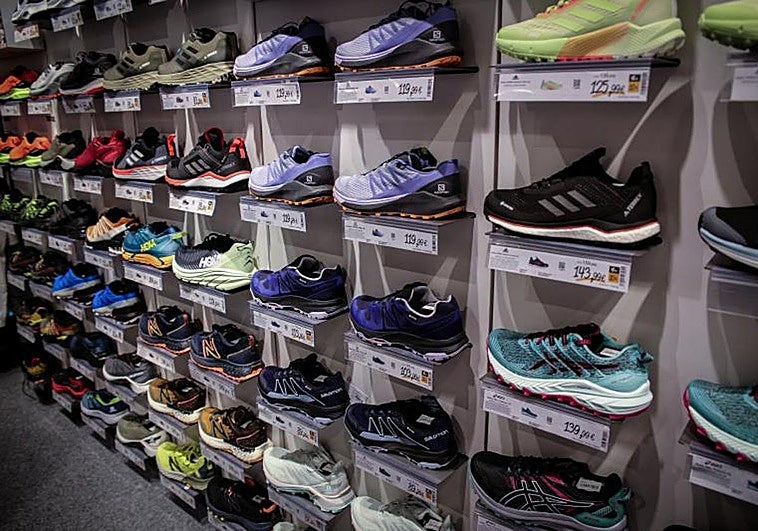 Despedido el gerente de un Forum Sport de Bizkaia por retirar 1.500 euros de la caja fuerte: «Era para cambios»