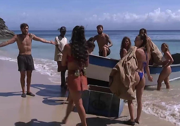 Jorge Javier Vázquez estalla contra los concursantes de 'Supervivientes' en una gala con mucho humo