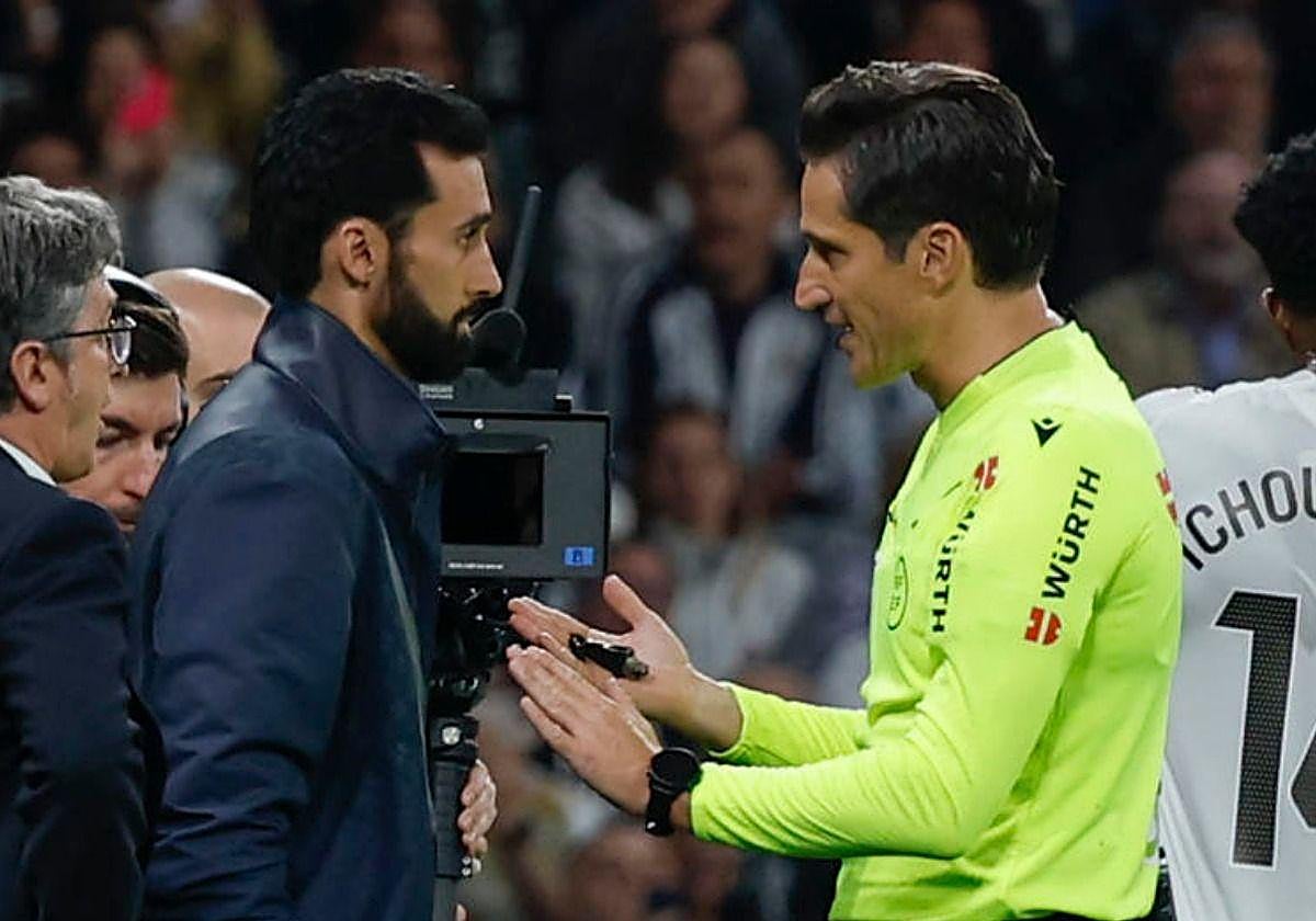 Arbeloa en rueda de prensa