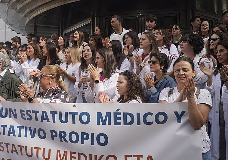 Amplio seguimiento en la primera jornada sin peonadas en hospitales de Osakidetza