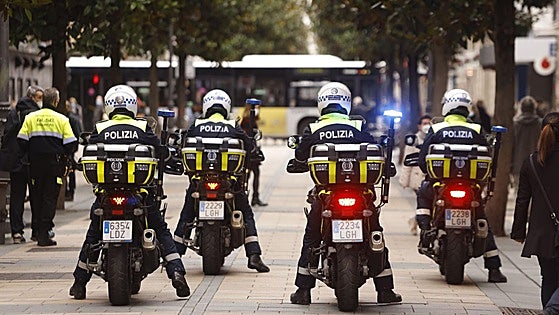 Le arrestan en Vitoria por agredir a su pareja y a su propia hermana, que trató de defenderla