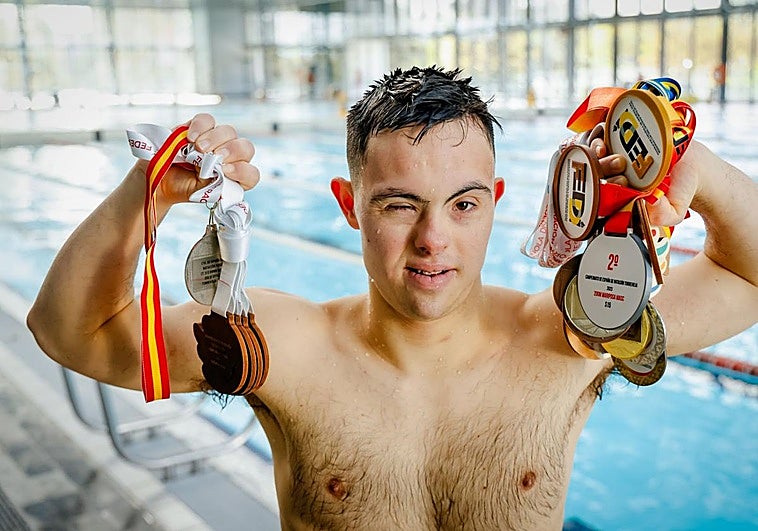 «Mi madre me lanzó a la piscina con seis meses»