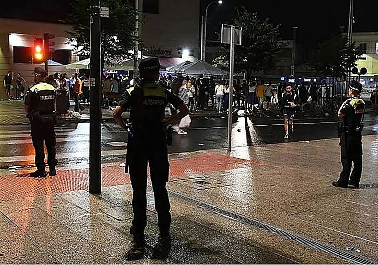 El menor de 14 años apuñalado en Santurtzi sigue en el hospital