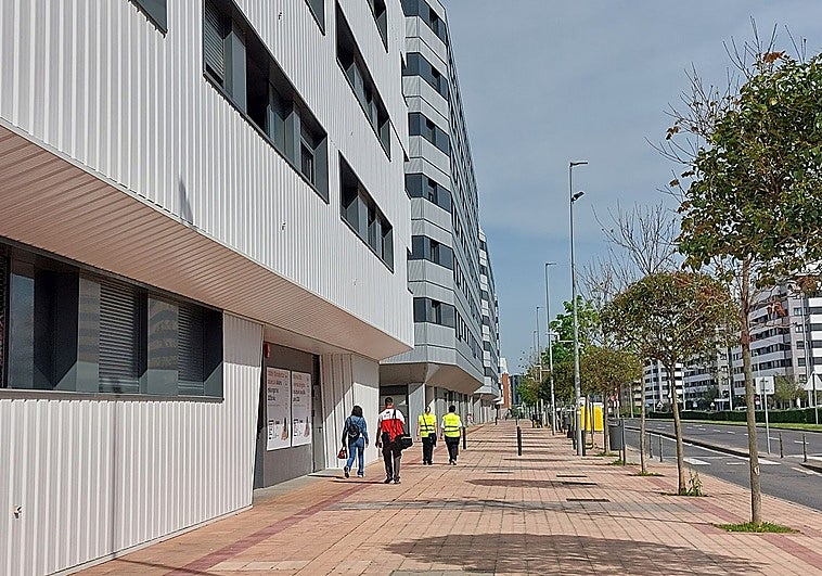 El Gobierno vasco investiga la conflictividad de familias en un bloque de VPO de Barakaldo
