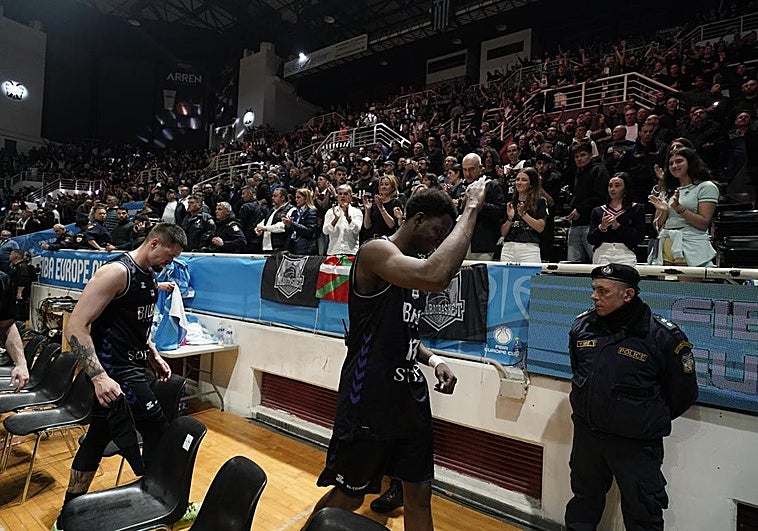 El inesperado apoyo de un popular cantante al Surne Bilbao en busca de la remontada: «1+1...»