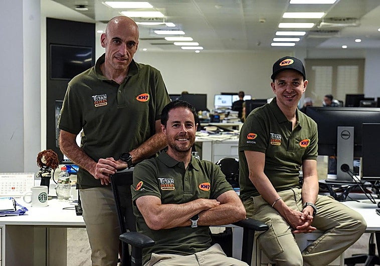 Tres periodistas de EL CORREO en la Titan Desert: «El desierto es inhumano pero atrae»