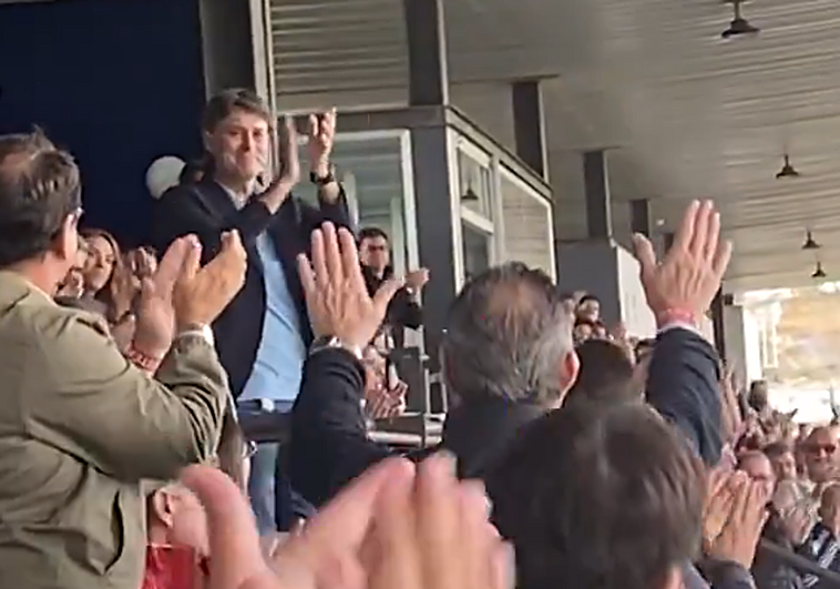 Emocionante homenaje en Málaga a Julen Guerrero tras el fallecimiento de su mujer