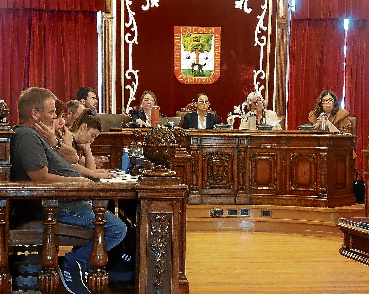 La falta de apoyo del PP le complica al PNV-PSE la gestión diaria en Getxo