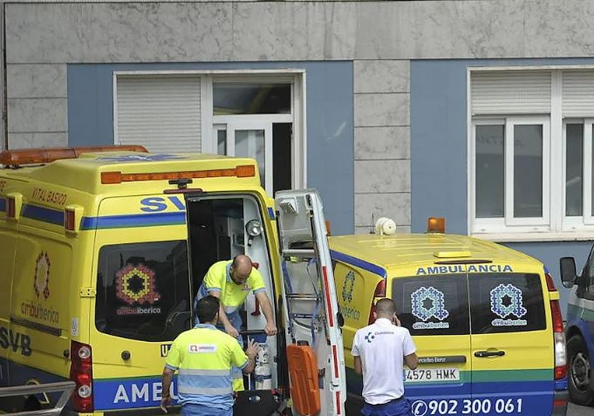 Un ciclista evacuado al Hospital de Urduliz tras colisionar con un vehículo en esta localidad