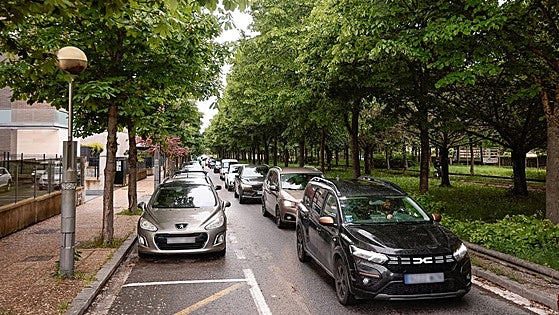 Vitoria plantea sumar un carril en Zumabide para aliviar los atascos en el Sur