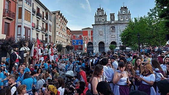 Los Otxomaios llenan Orduña de sabor, herri kirolak y mucha música hasta la madrugada