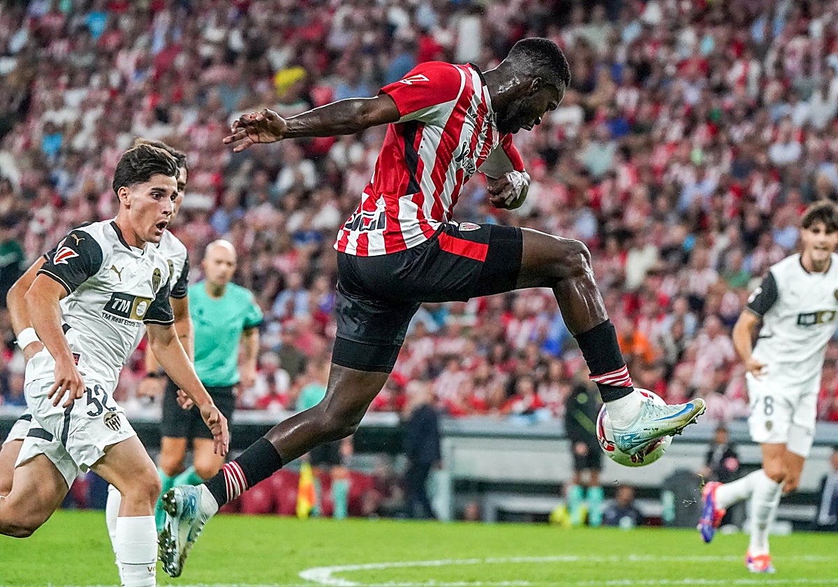 Ambiente previo al Athletic-Valencia en San Mamés