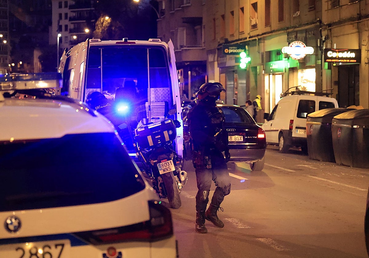 Detenida una familia en Vitoria por sextorsión a un menor de 16 años