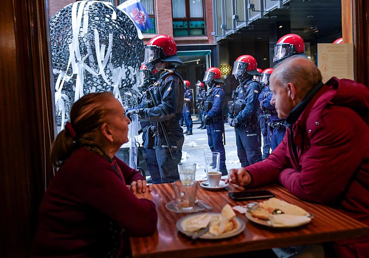 El modelo policial abre un intenso debate en Bildu 15 años después de su legalización