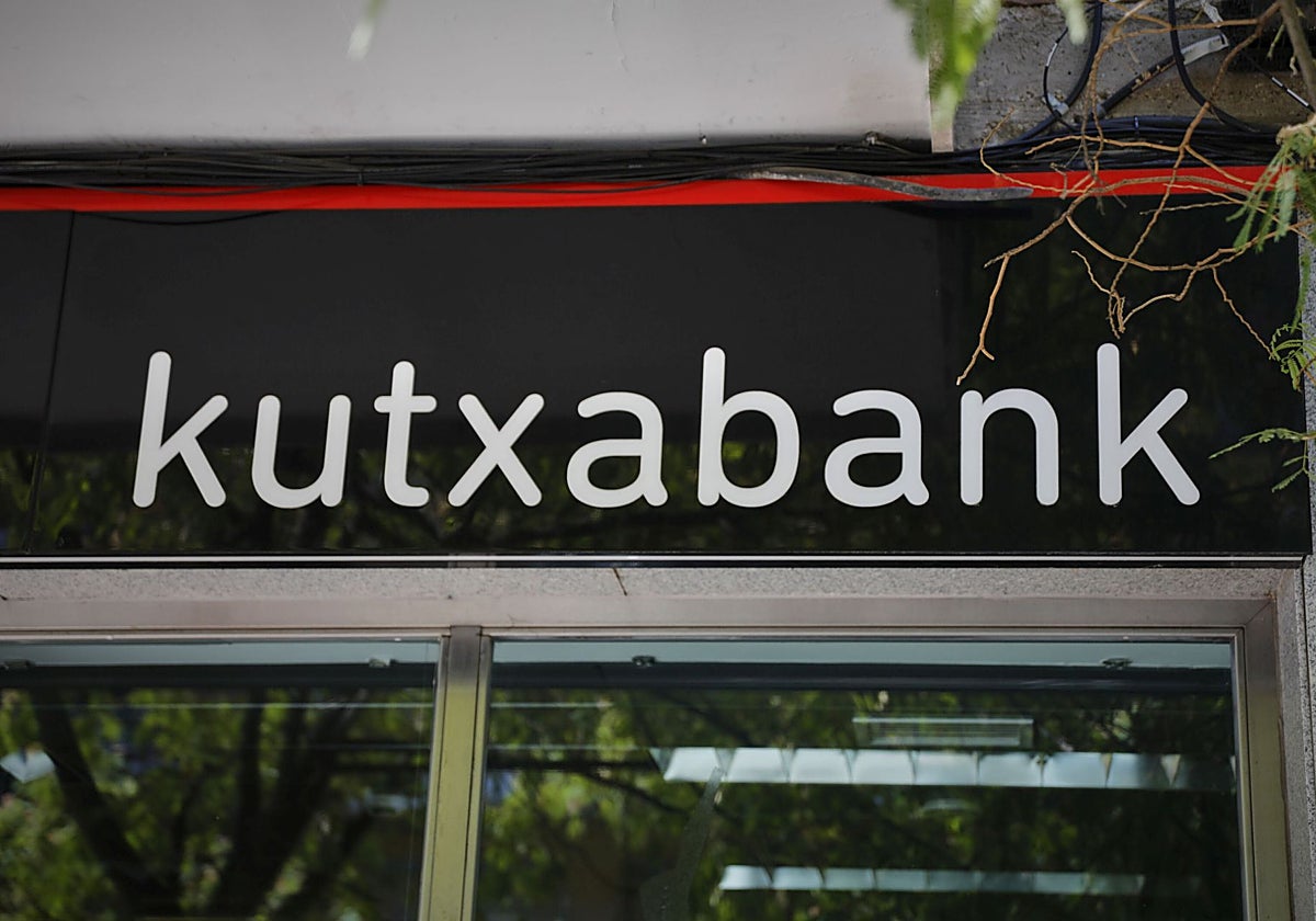 Kutxabank lanza una beca Erasmus de hasta 1.200 euros para estudiantes vascos