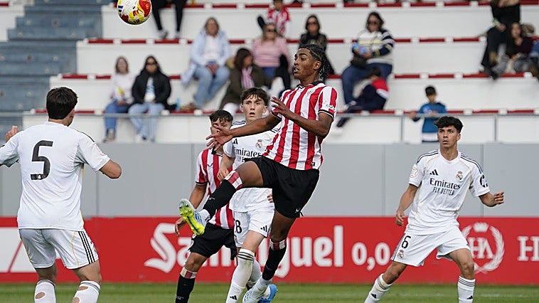 El Athletic Juvenil muere en la orilla en la Copa de Campeones