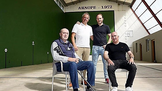 A 1 euro, el anuncio de Wallapop que ofrece un frontón y una sociedad recreativa en Mutriku