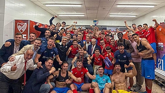 El milagro de Julen Guerrero con el Estepona: llegó con el equipo a 14 puntos de la salvación y ha logrado la permanencia