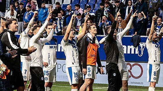 El Alavés sobrevive a la tormenta