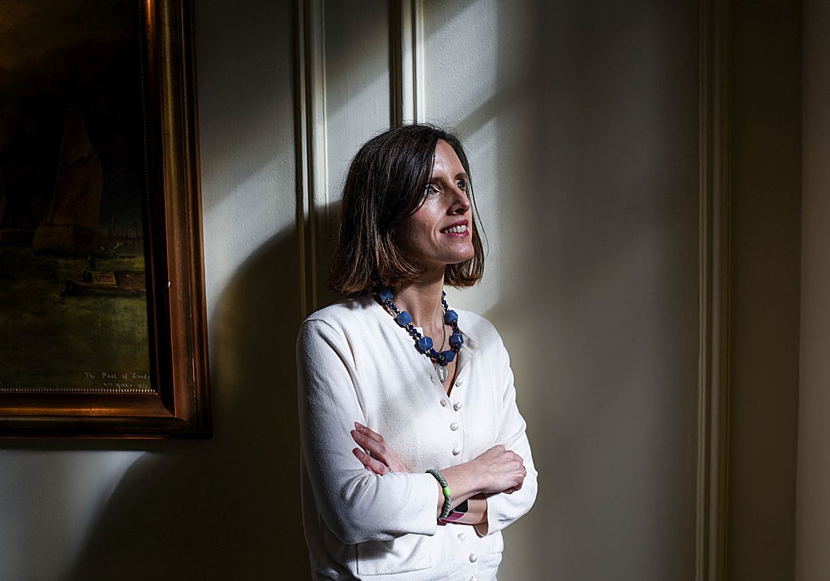 Carlota Isasi: «Antes el cliente iba al banco como al notario; ahora entra pensando que le van a engañar»