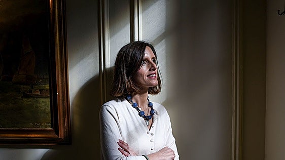 Carlota Isasi: «Antes el cliente iba al banco como al notario; ahora entra pensando que le van a engañar»