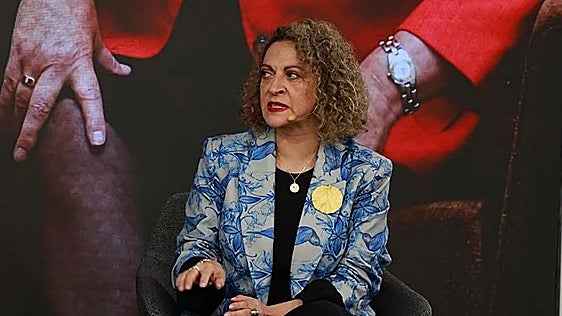 Jineth Bedoya recibe el primer premio Santi Oleaga: «Santi puede ver que 25 años después el periodismo es capaz de cambiar las cosas»